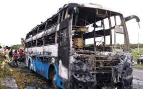 कर्नाटक के कालाबुर्गी में टेंपो से टक्कर के बाद बस में लगी आग, सात लोग झुलसे, प्रधानमंत्री ने जताया शोक