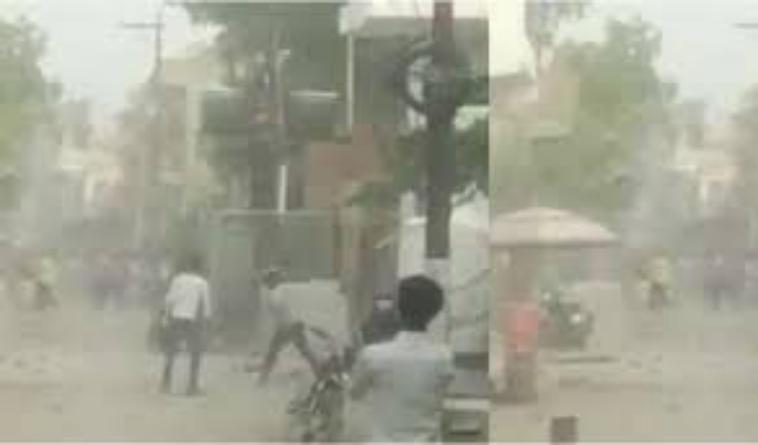 दिल्ली: जहांगीरपुरी में एक बार फिर पत्थरबाजी, हिरासत में दो आरोपी