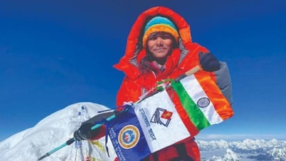 उत्तरकाशी की बेटी ने 15 दिन में नाप दिए एवरेस्ट और मकालू पर्वत