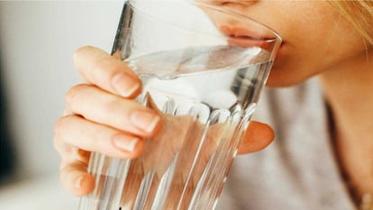 क्या पानी पीने से भी हो सकता है हाई ब्लड प्रेशर? अध्ययन में चौंकाने वाली बात सामने आई, आप भी जानिए