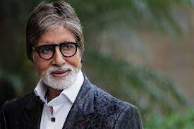 बॉलीवुड एक्टर अमिताभ बच्चन ने दिल्ली हाई कोर्ट में याचिका दायर कर अपनी आवाज नाम और व्यक्तित्व की सुरक्षा की मांग की